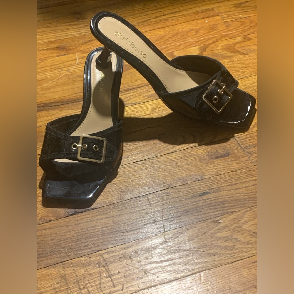 Chrisbeno Black Patent Leather Buckle Front Slide